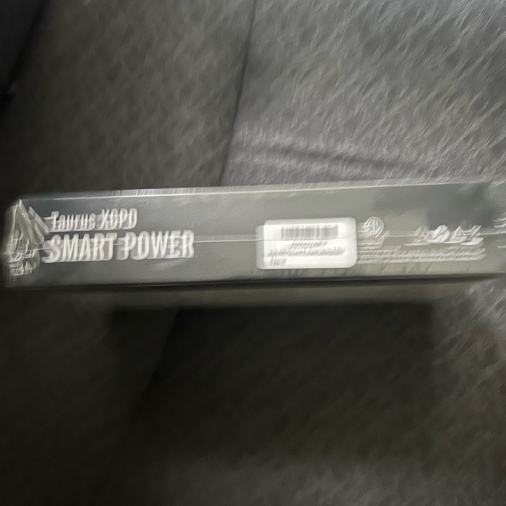 Battery charger for cell phone. iPhones